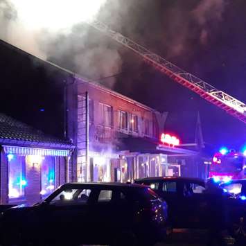 Escalera Jomy salvando vidas en un edificio en llamas Una escalera plegable JOMY utilizada en una evacuación de la vida real después de un incendio en un apartamento en Bélgica.